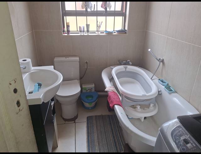 2 BEDROOM FREEHOLD FOR SALE IN VOSLOORUS SOUTH